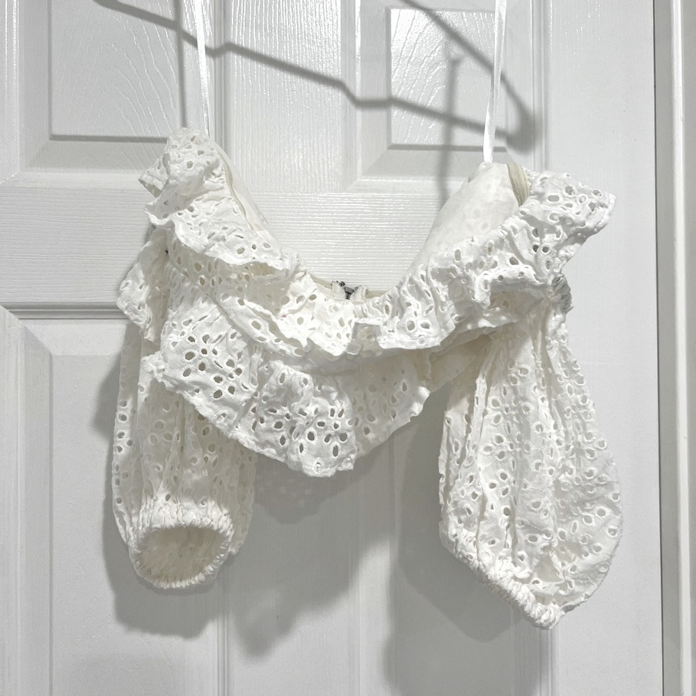 Superdown Tiff Ruffle Crop Top - Picture 2 of 5